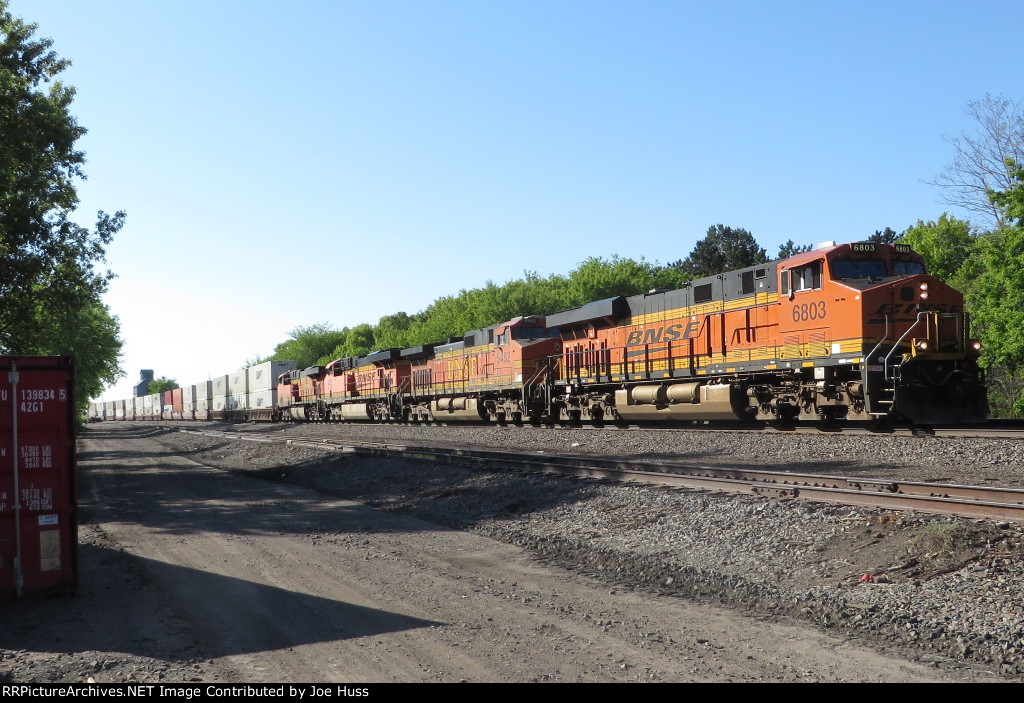 BNSF 6803 West